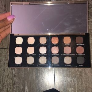 Eyeshadow palette